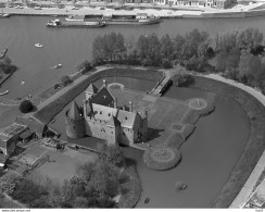 Medemblik, Kasteel Radboud, Luchtfoto LF240 - Medemblik