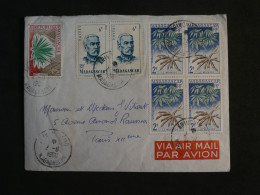 BX1 MADAGASCAR   BELLE LETTRE 1960   A  PARIS FRANCE  +BLOC DE 4 TP  ++ AFFRANCH. INTERESSANT + ++++ - Lettres & Documents