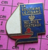 813f Pin's Pins / Beau Et Rare / SPORTS / BATEAU VOILE VOILIER SOLITAIRE DU FIGARO 1992 RELAIS & CHATEAUX Variante Rouge - Vela