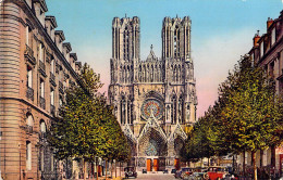 CPA - France - 51 - La Cathédrale De Reims Et Rue John Rockefeller - Carte Postale Ancienne - Reims