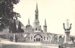 CPA - France - 65 - LOURDES - L'esplanade Et La Basilique - Carte Postale Ancienne - Lourdes