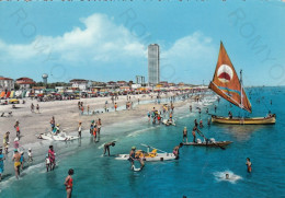 CARTOLINA  CESENATICO,CESENA,EMILIA ROMAGNA-SPIAGGIA E GRATACIELO VISTI MARE-SOLE,VACANZA,BELLA ITALIA,VIAGGIATA 1959 - Cesena