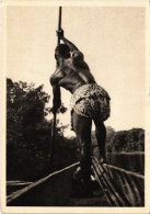 PC FRENCH CONGO, A NATIVE ROWING ON THE RIVER, Vintage Postcard (b48578) - Congo Français