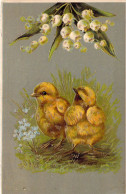 ANIMAUX - POUSSINS - Deux Poussins Sous Une Branche De Muguet - Fleur Bleue - Carte Postale Ancienne - Altri & Non Classificati