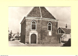 Zierikzee Straatje Met Lutherse Kerk RY37638 - Zierikzee