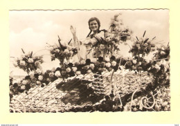 Aalsmeer Bloemencorso Praalwagen 1958 RY23677 - Aalsmeer