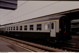 Photo Diapo Diapositive Slide Train Wagon Voiture Voyageurs SNCF Mixte 1ère & 2ème Classe Le 20/04/2000 VOIR ZOOM - Diapositives