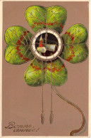 CPA - Horloge Au Sein D'une Fleur De Trèfle - CARTE POSTALE ANCIENNE - Fleurs