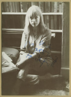 Marianne Faithfull - Rare Signed Lovely  Photo - Paris 80s - COA - Zangers & Muzikanten