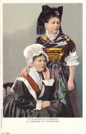 FOLKLORE - COSTUMES - La Lorraine Et L'Alsacienne - Carte Postale Ancienne - Vestuarios