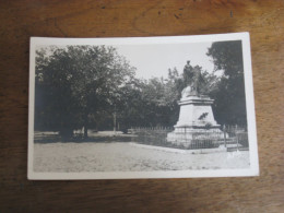 SIGEAN - Jardin Public Et Monument Aux Morts - Sigean