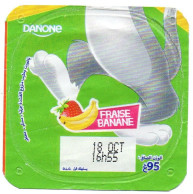 Label - Opercule Cover Yaourt Yogurt " Danone " Tom & Jerry Disney Strawberry Banana Yoghurt Yoghourt Yahourt Yogourt - Milchdeckel - Kaffeerahmdeckel