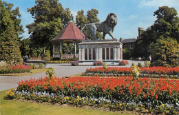 England Reading Forbury Gardens Lion Statue - Reading