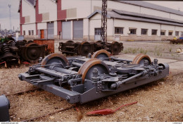 Photo Diapo Diapositive Slide Train Wagon Locomotive Bogie En 2001 VOIR ZOOM - Diapositives