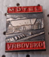 Motel Vrbovsko Croatia Ex Yugoslavia Pin - Golf