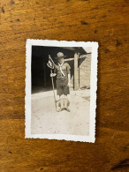 Scoutisme * Un Scout Et Son Drapeau Fanion * Thème Scouts Jamborée * Photo Ancienne 8.8x6.2cm - Scoutismo