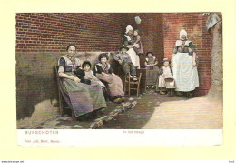 Bunschoten Groep Klederdracht 1914 RY23568 - Bunschoten