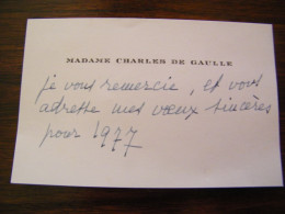 Carte Manuscrite Par Madame Général Charles De Gaulle Née Yvonne Vendroux - 1977 - SUP (HM 15) - Politiek & Militair