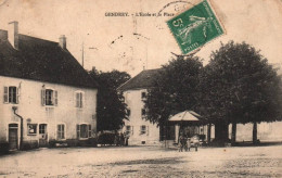 Gendrey - L'école Et La Place Du Village - Le Puits - Gendrey