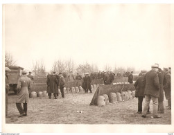 Tilburg Persfoto Bisschop Op Bijenmarkt 1933 KE690 - Tilburg