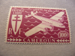 TIMBRE  CAMEROUN  POSTE  AÉRIENNE     N  18         COTE  3,00  EUROS    NEUF  SANS  CHARNIERE - Airmail