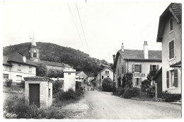 FRESSE SUR MOSELLE - Le Centre Du Village Et L'Eglise - Fresse Sur Moselle