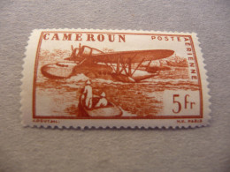 TIMBRE  CAMEROUN  POSTE  AÉRIENNE     N  25         COTE  1,50  EUROS    NEUF  SANS  CHARNIERE - Airmail