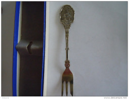 LE SACRE COEUR PARIS Vintage Souvenir Vork Petite Cuilllèr Fourchette Little Fork (ref 40) - Cucchiai