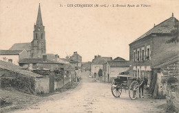 Les Cerqueux De Maulévrier * L'arrivée Route De Vihiers * Attelage Cheval - Autres & Non Classés