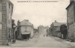 Concourson * Le Bourg Du Village Et La Rue De Douai La Fontaine * Villageois - Autres & Non Classés