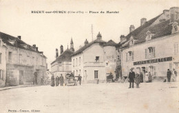 Recey Sur Ource * Place Du Marché * Café L. BURETEY * Commerce Porcelaines Faïences * Villageois Automobile - Andere & Zonder Classificatie