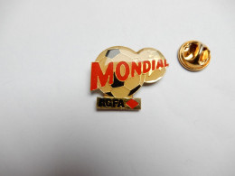 Beau Pin's , Photo Agfa , Mondial De Football , Signé Lenain - Fotografia