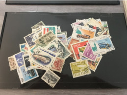 LOT  De  1000  TIMBRES   DIVERS   " ANIMAUX - FLEURS - AVIONS-VOITURES - BATEAUX - TRAINS - OISEAUX.... NEUFS -OBLITERES - Lots & Kiloware (min. 1000 Stück)