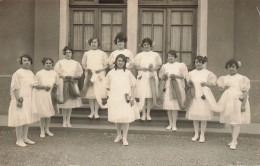 Pont De Chéruy * Carte Photo Photographe A. Bizet 1929 * école De Filles , Pensionnat * Fête Déguisement - Pont-de-Chéruy