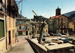 Olette * La Place De La Victoire Et Le Clocher De L'église Du Village * Hôtel De La Fontaines * Automobiles Anciennes - Otros & Sin Clasificación