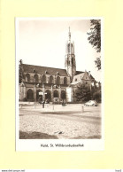 Hulst Willibrordus Basiliek, VW Kever RY43210 - Hulst