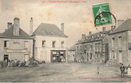 Champgeneteux * Place Du Village * Hôtel Café MOUSSAY Mécanicien * Villageois Enfants - Autres & Non Classés