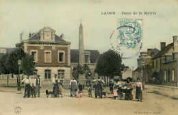 LADON PLACE DE LA MAIRIE CARTE COLORISEE ET GLACEE - Autres & Non Classés