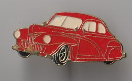 PIN'S THEME AUTOMOBILE VOITURE  ROUGE AMERICAINE - Volkswagen