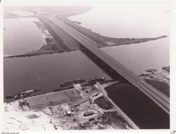 Naarden Verkeersbrug Luchtfoto 1972 RYL 1026 - Naarden