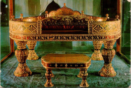 4-8-2023 (1 T 26) Turkey - Throne Gifted To Sultan By King (seat) - Objets D'art