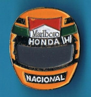 PIN'S  //  ** CASQUE / AYRTON SENNA '91 / Mc LAREN HONDA / Né Le 21 Mars 1960 BRESIL / DC 01 Mai 1994 ITALIE à 34 Ans ** - Automovilismo - F1