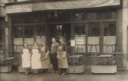 Oise , Ville Proche Versigny * Carte Photo * Café CHEZ RENE * Pancarte " Cours Auto Versigny , S'adresser Ici * Commerce - Other & Unclassified