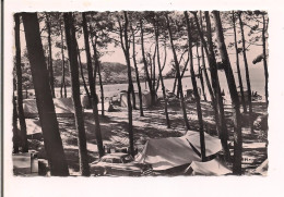 Vaux Sur Mer: La Plage De Nauzan - Pointe Sud - Camping Sous Les Pins - Années 1950 - Frégate Renault - - Vaux-sur-Mer