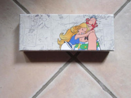 ASTERIX PLUMIER CARTONNE LA POTION MAGIQUE    UDERZO - Asterix