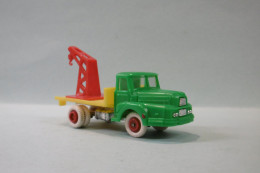 Clé - Camion UNIC IZOARD Grue Dépanneuse Vert HO 1/87 1/90 - Véhicules Routiers