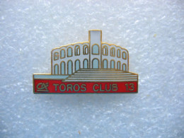 Pin's Du Toros Club (Dépt:13) Sponsorisé Par Le Crédit Agricole - Stierkampf