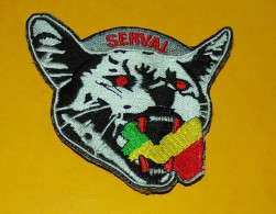 ECUSSON TISSU DE L'ARMEE DE L'AIR : OPERATION SERVAL AU MALI  ,BON ETAT VOIR PHOTOS . POUR TOUT RENSEIGNEMENT ME CONTACT - Patches