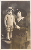 PHOTOGRAPHIE - Femme - Garçon - Mère Et Fils - Carte Postale Ancienne - Fotografie