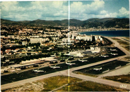 06 . AEROPORT DE NICE . LE HALL DE L AEROGARE  . VUE AERIENNE DE L AEROPORT   ( Trait Blanc Pas Sur Original ) - Transport (air) - Airport